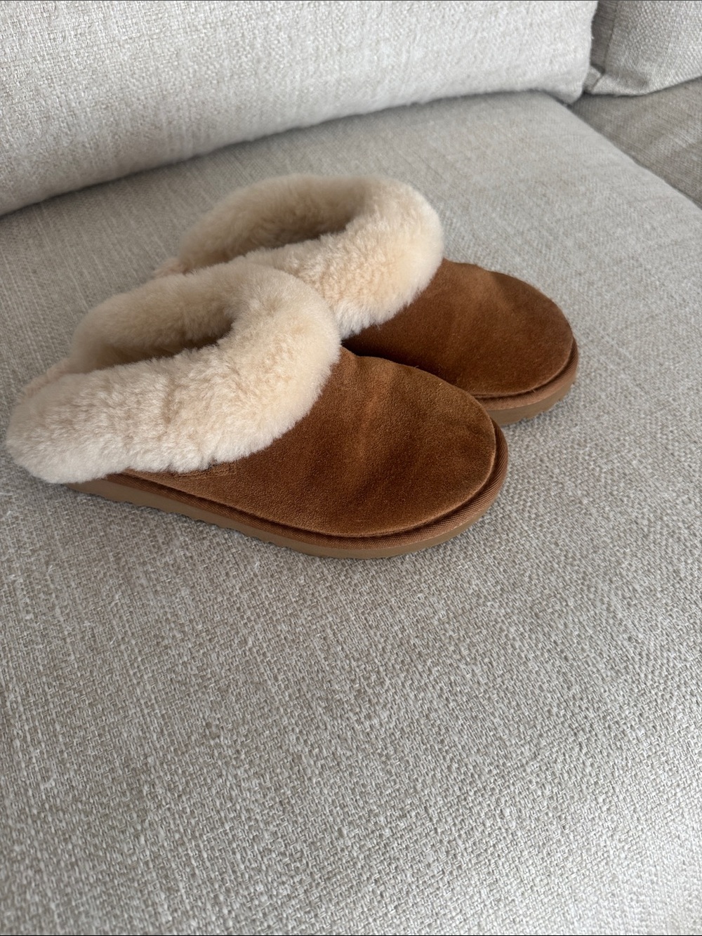 UGG Chestnut Brown Sheepskin Slipper Clog with Cream Fur Collar
